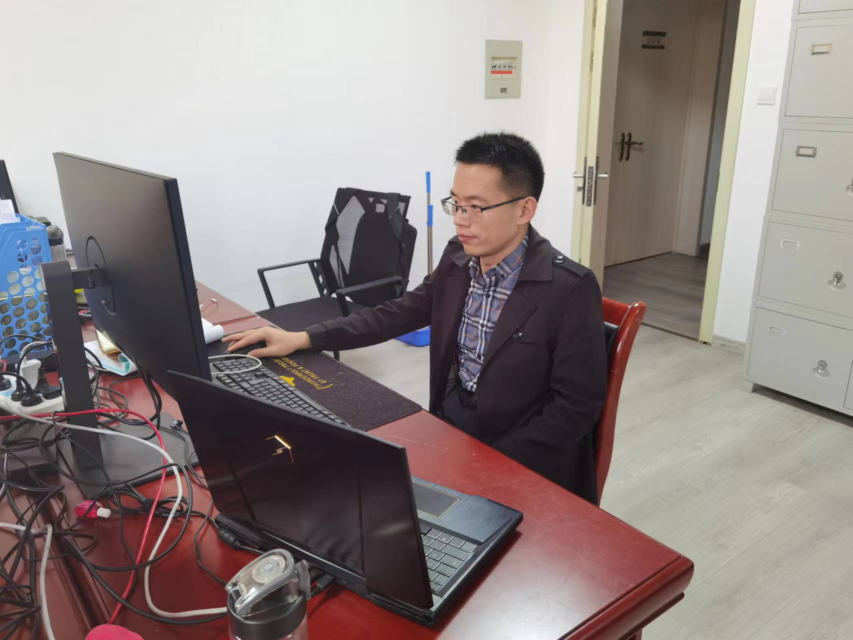 1700728340894014379.png 先进典型风采展(四)1.png